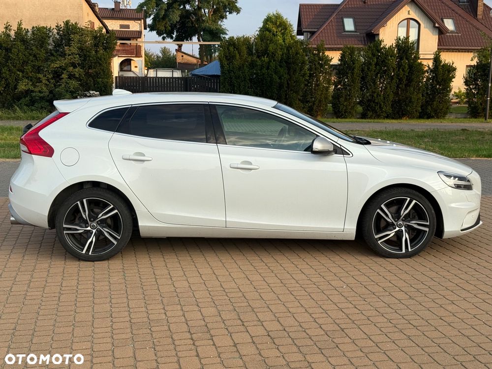Volvo V40 T3 Drive-E R-Design Momentum - 5