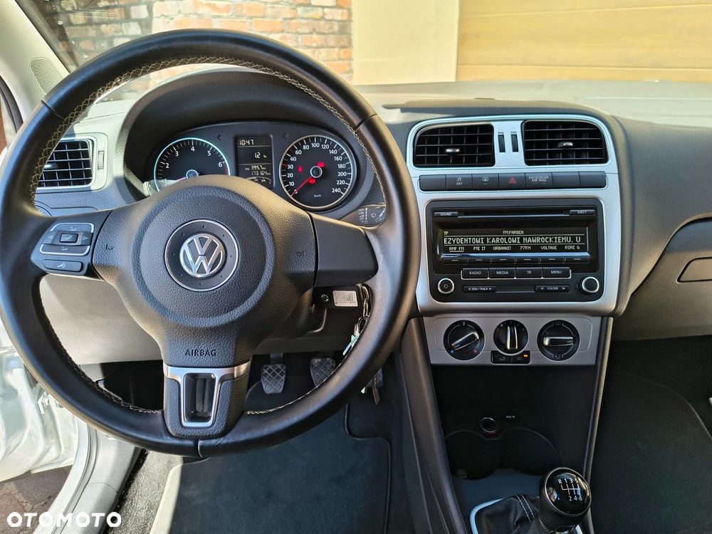 Volkswagen Polo 1.2 TSI MATCH - 15