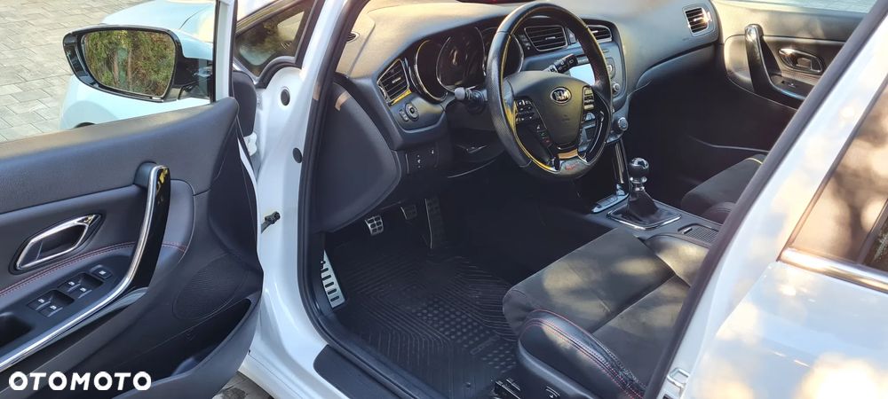 Kia Ceed 1.6 T-GDI GT L - 8