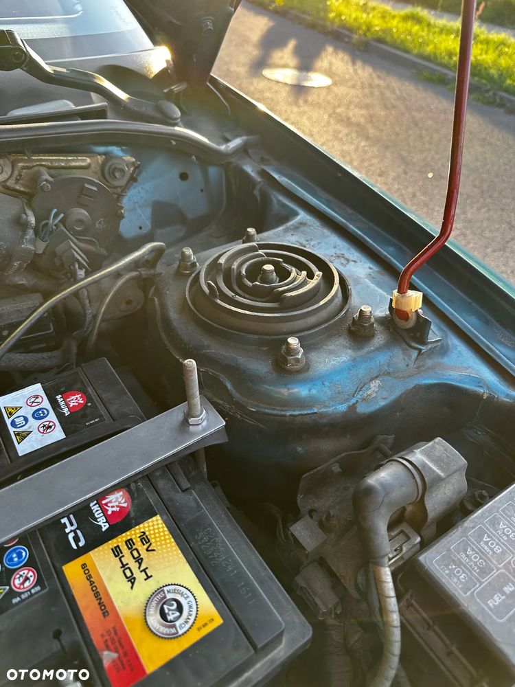 Mazda 323F - 37