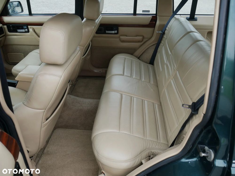 Jeep Cherokee 4.0 Limited - 28
