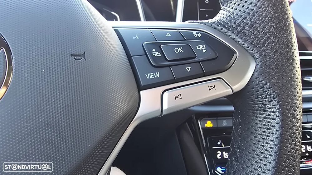 VW T-Roc 2.0 TDI R-Line DSG - 17