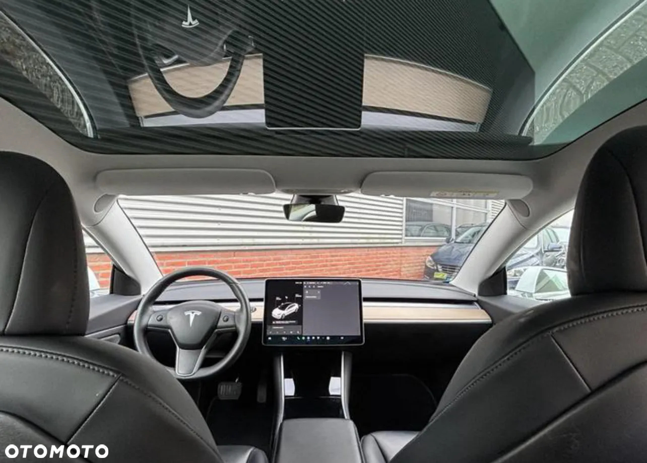 Tesla Model 3 Standard Reichweite Plus Hinterradantrieb - 38
