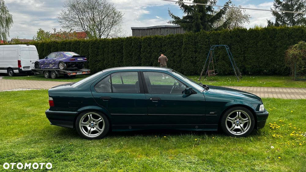 BMW Seria 3 325i - 4