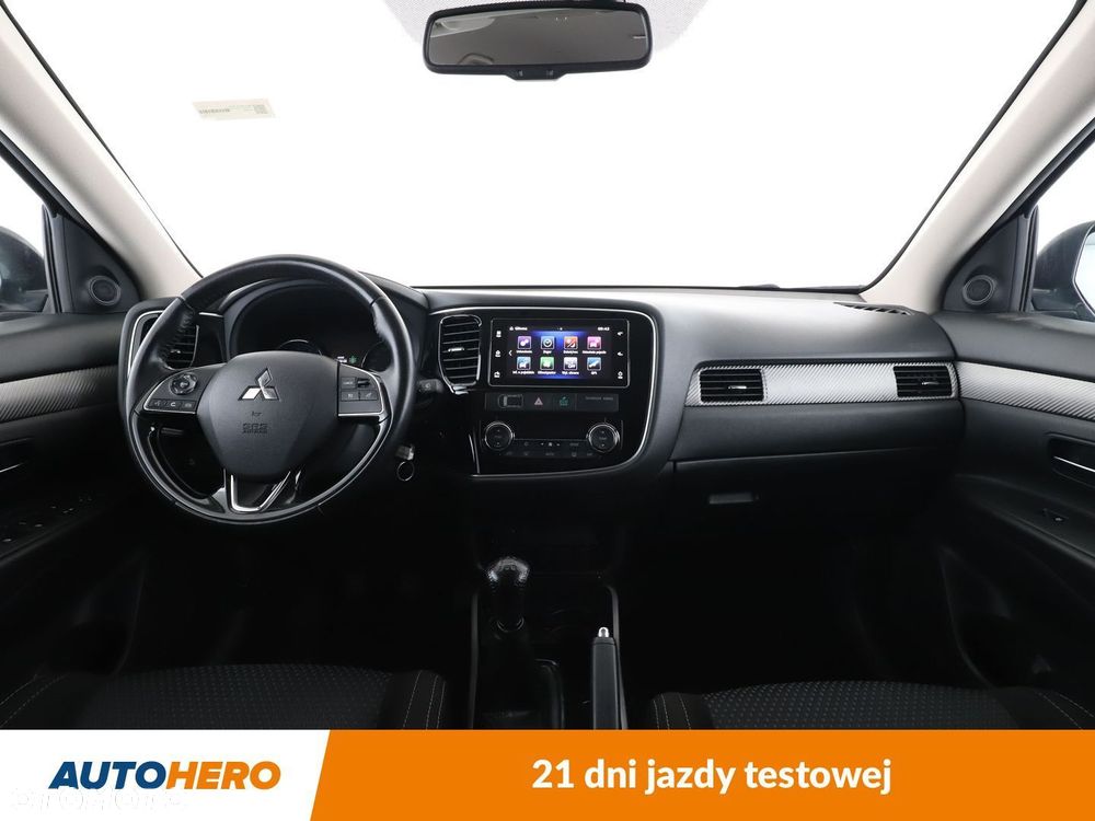 Mitsubishi Outlander - 12
