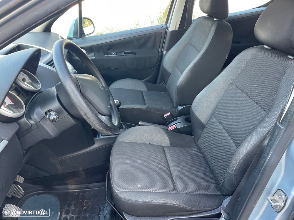 Peugeot 207 1.6 HDi Premium - 25