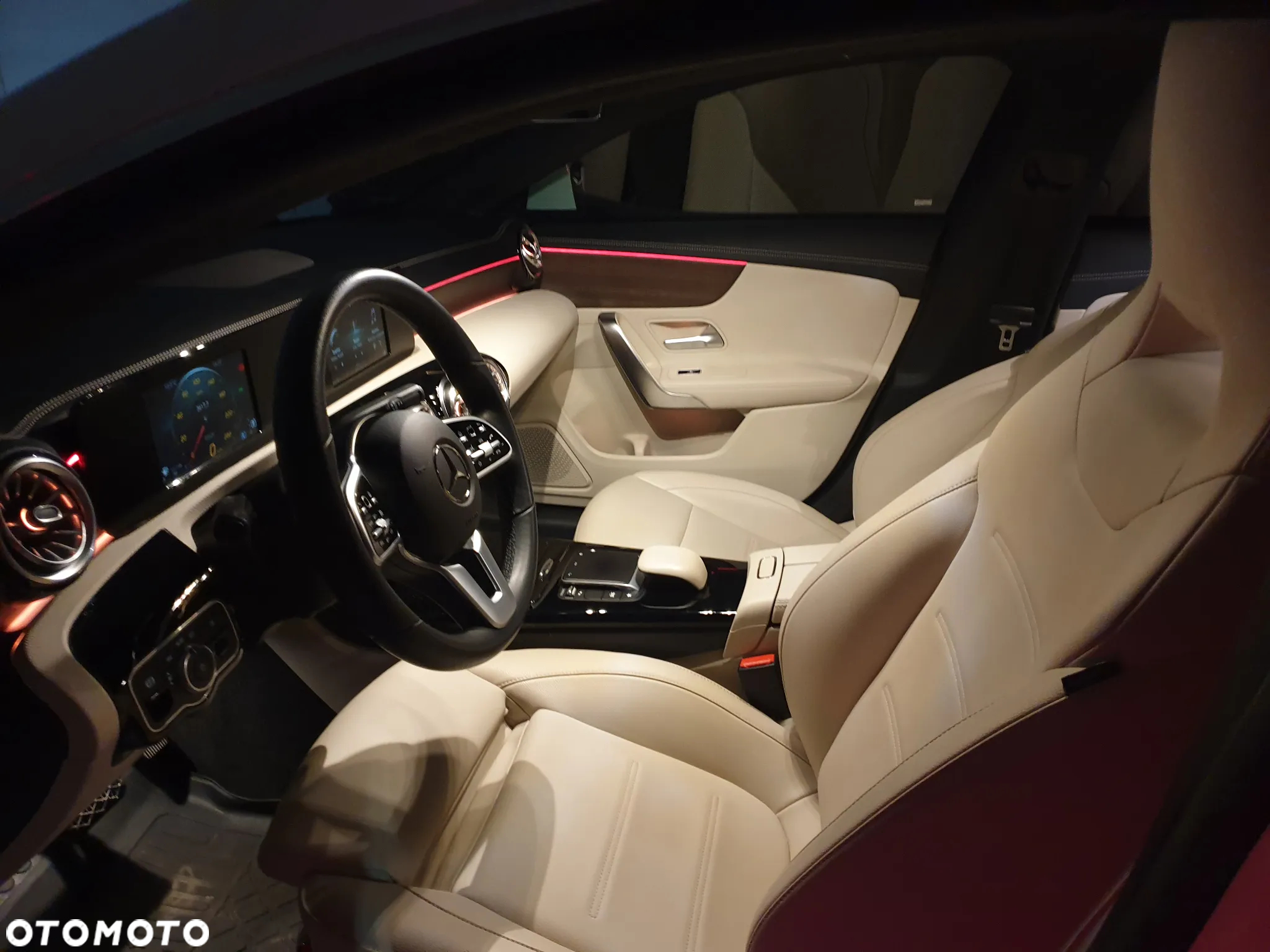 Mercedes-Benz CLA 200 Progressive 7G-DCT - 16