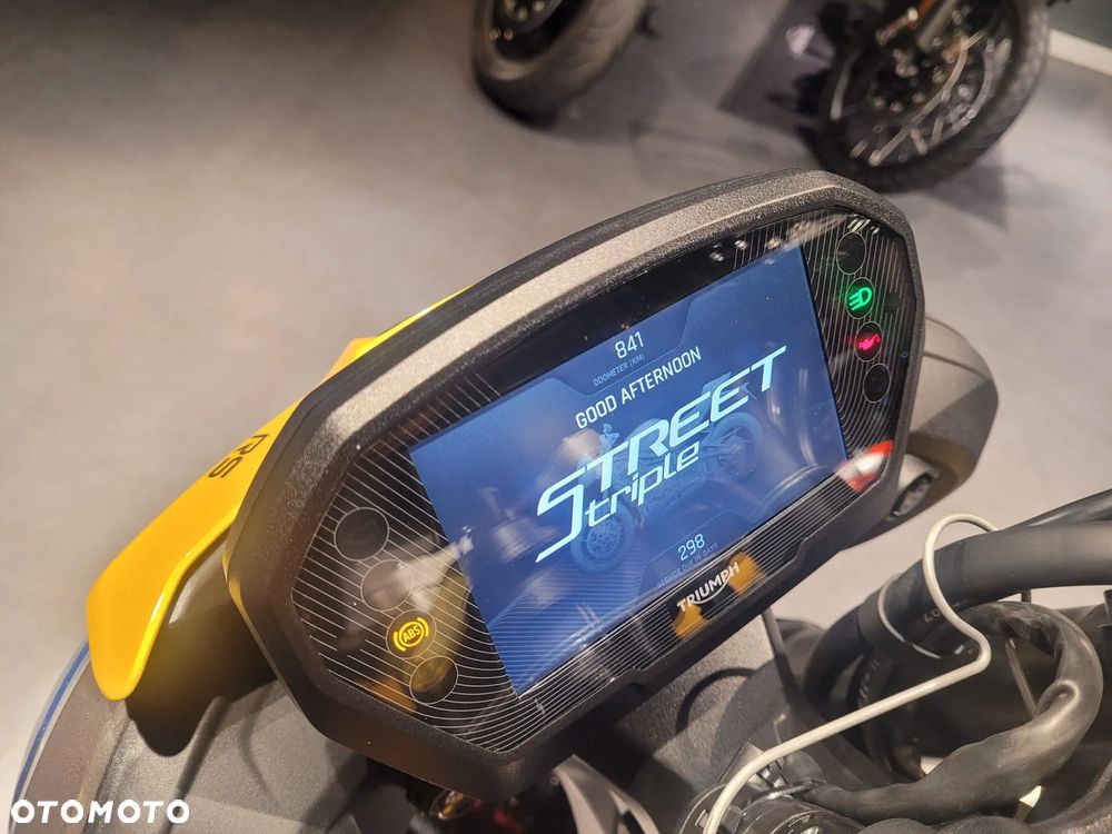 Triumph Street Triple - 11