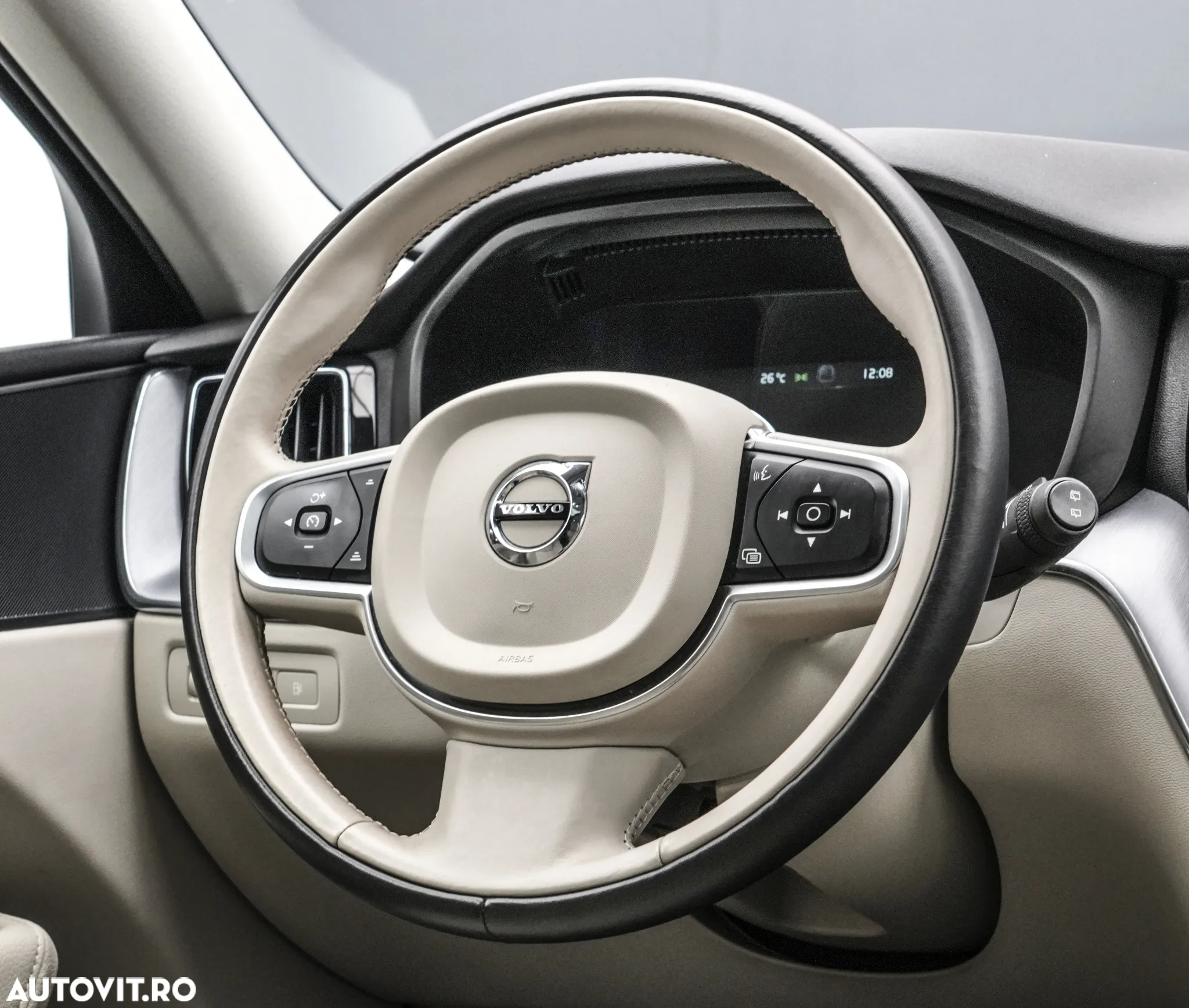 Volvo XC 60 T8 Twin Engine AWD Momentum Pro - 18