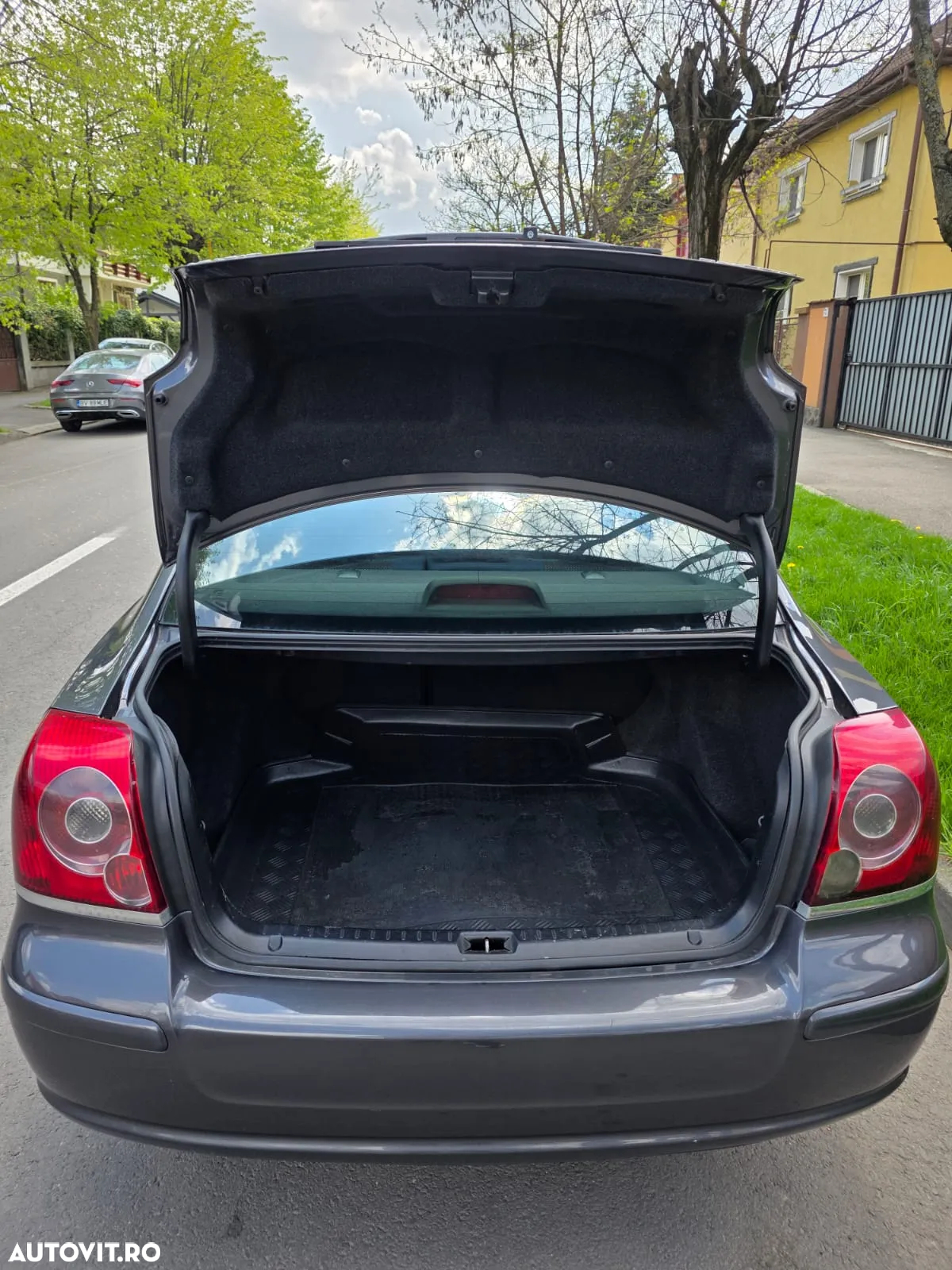 Toyota Avensis - 20