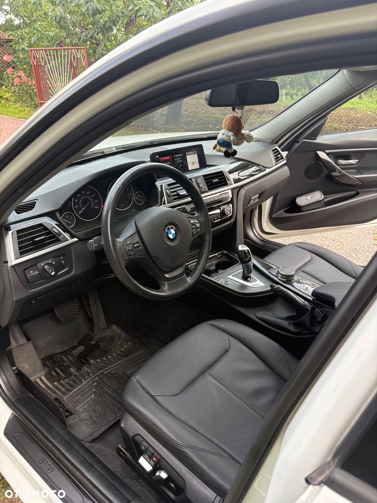 BMW Seria 3 320i xDrive Luxury Line - 8