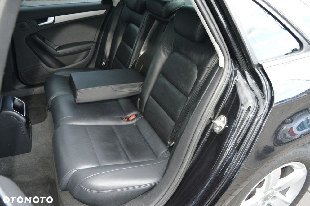 Audi A4 Limousine - 32