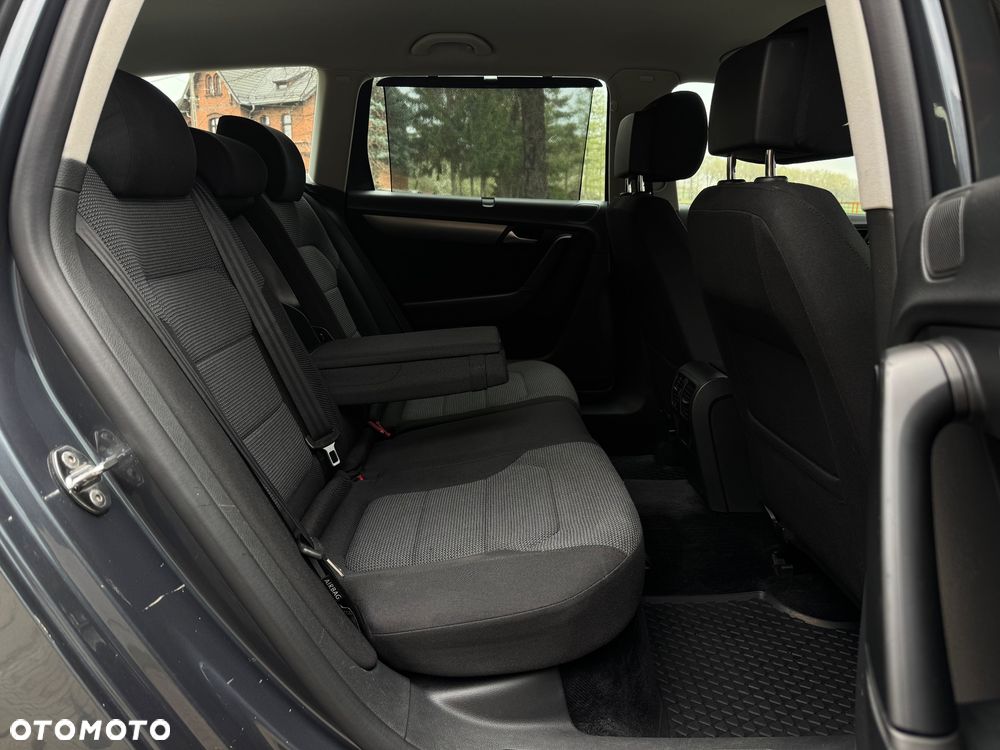 Volkswagen Passat 2.0 TDI Highline - 9