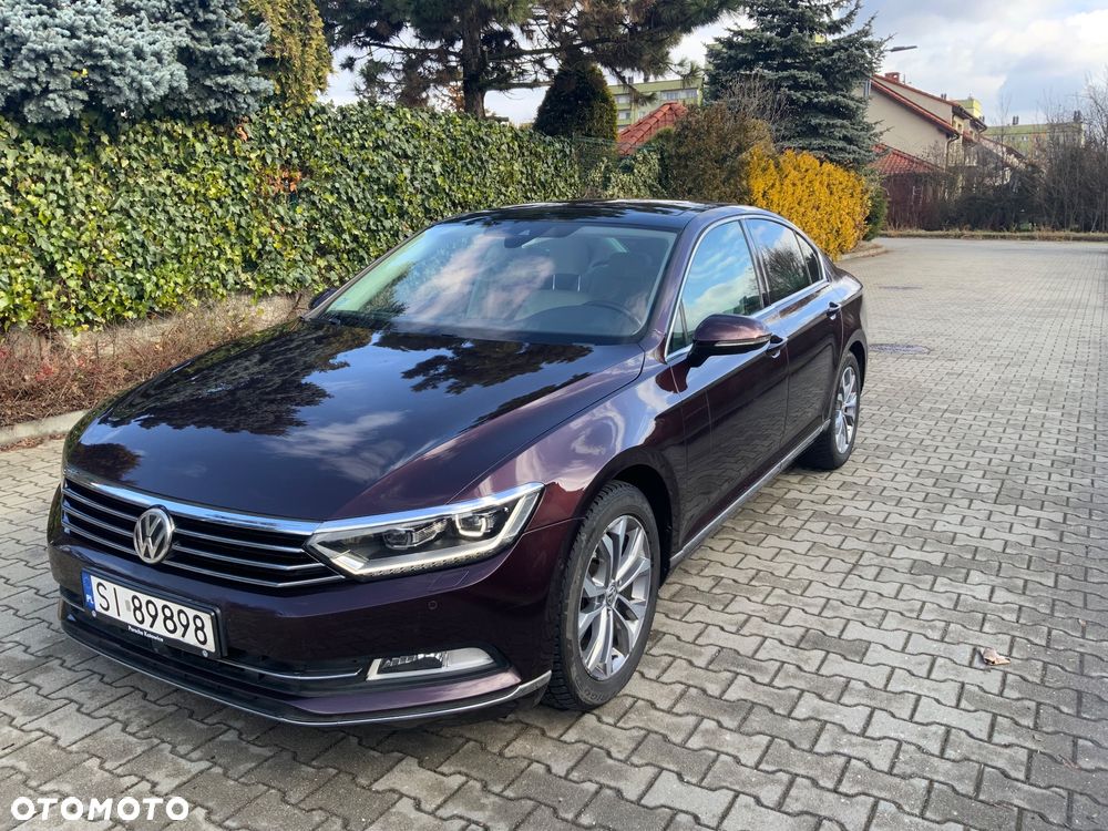 Volkswagen Passat - 1