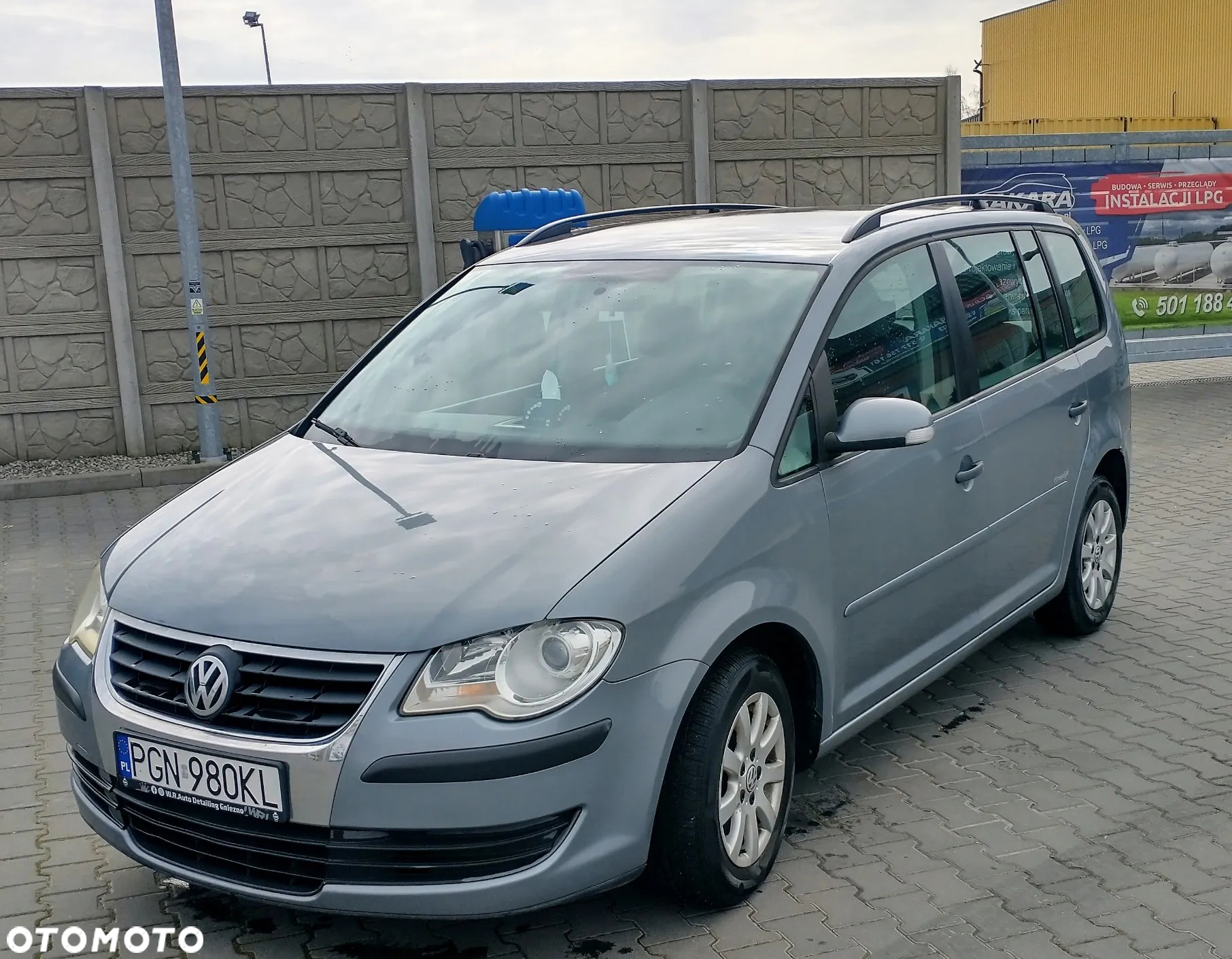 Volkswagen Touran - 11