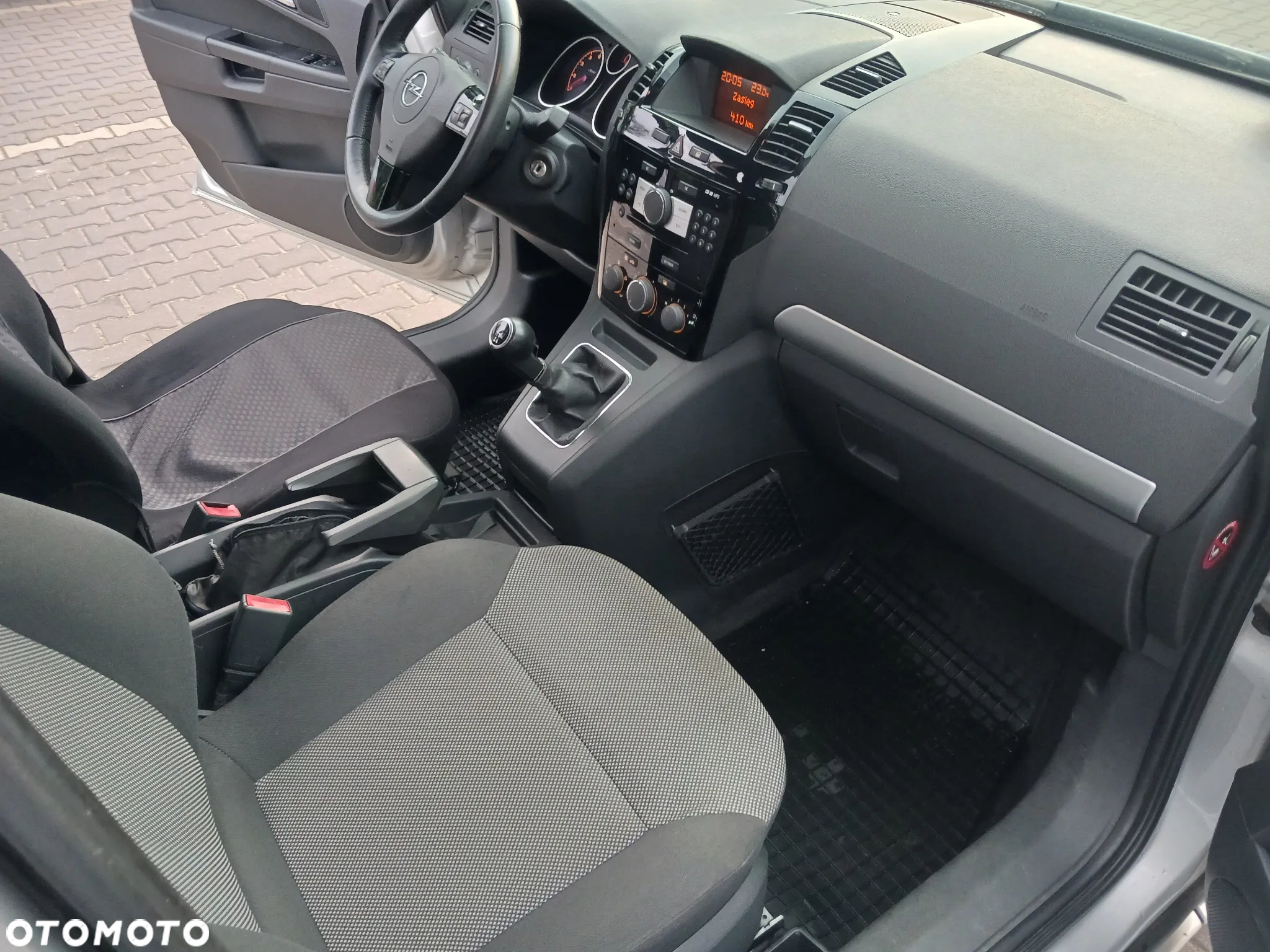 Opel Zafira 1.6 - 8