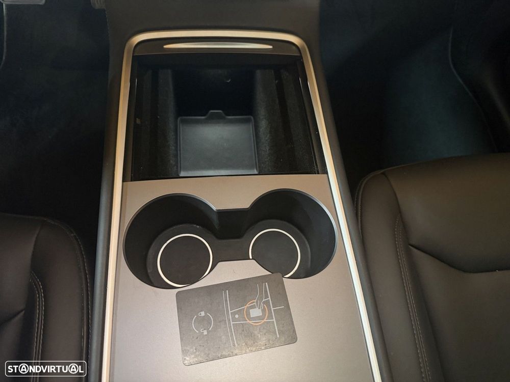 Tesla Model Y Long Range Dual Motor AWD - 18