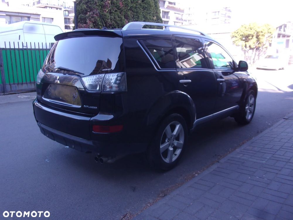 Mitsubishi Outlander - 9