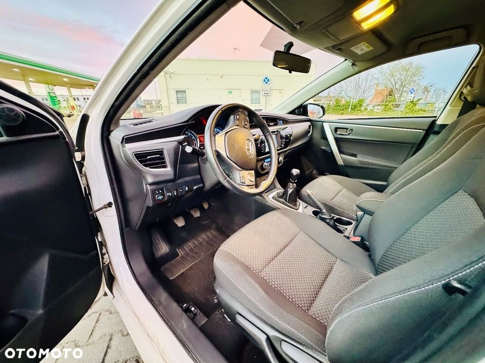 Toyota Corolla 1.6 Premium - 5