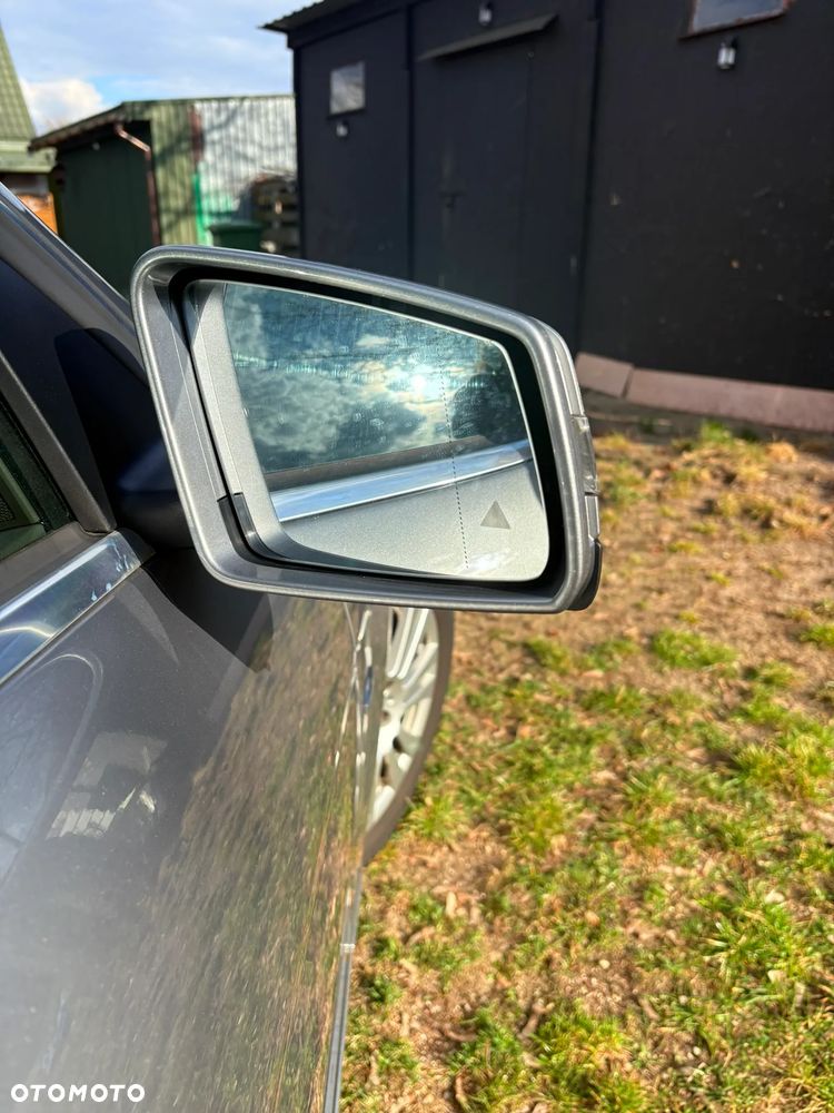 Mercedes-Benz Klasa C 180 CGI Automatik BlueEFFICIENCY Elegance - 12