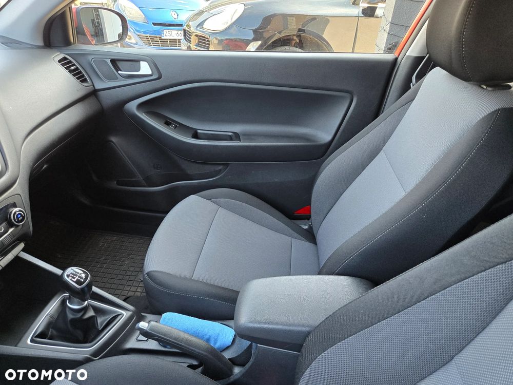 Hyundai i20 - 11