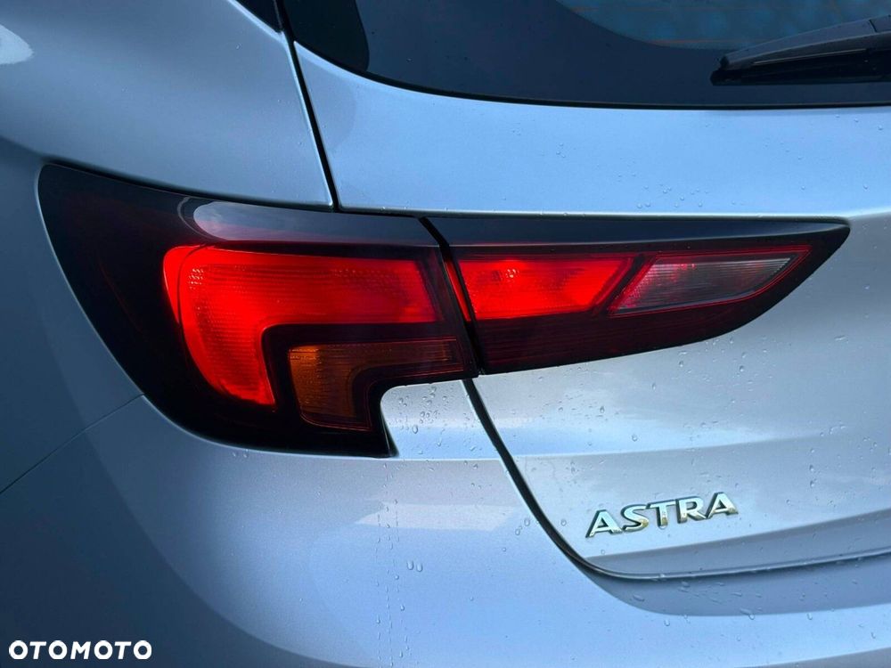 Opel Astra 2021