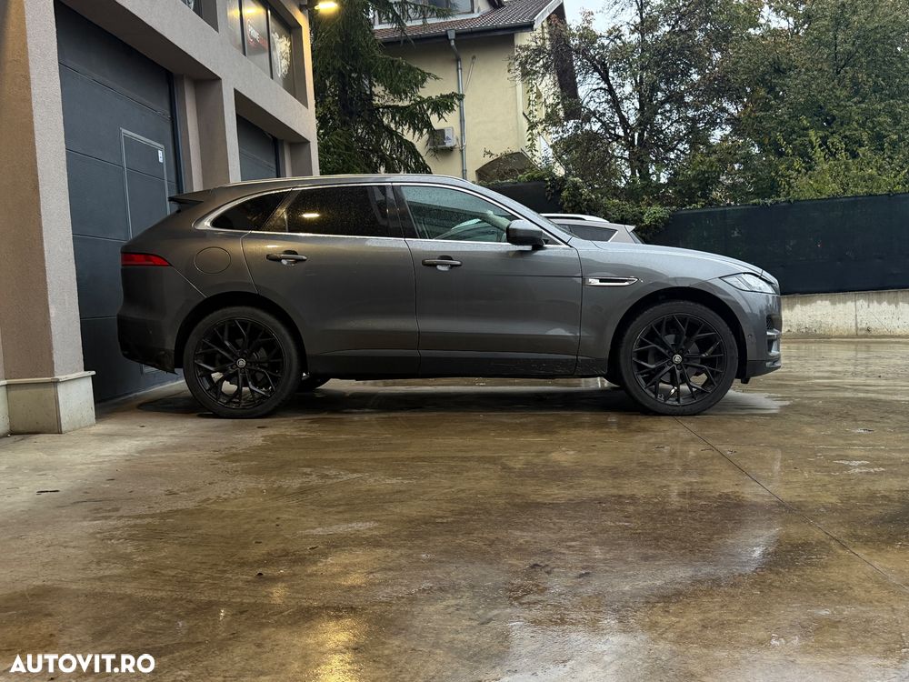 Jaguar F-Pace 20d AWD Portfolio - 1