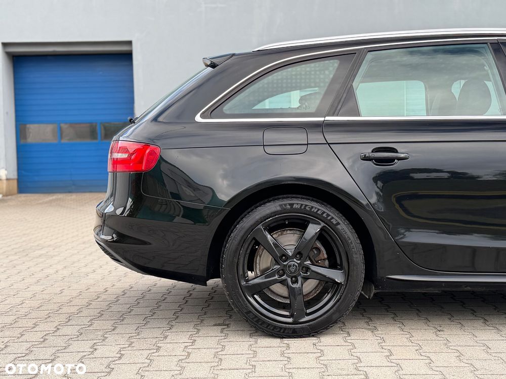 Audi A4 Avant 2.0 TDI DPF clean diesel multitronic S line Sportpaket - 17