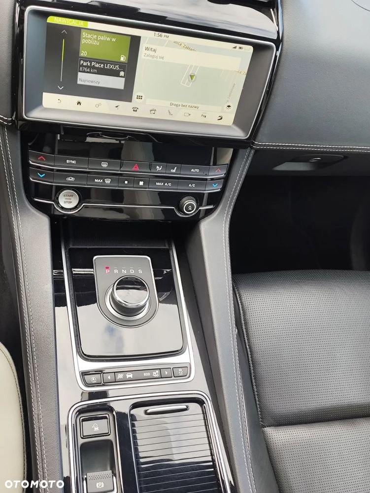 Jaguar F-Pace - 20