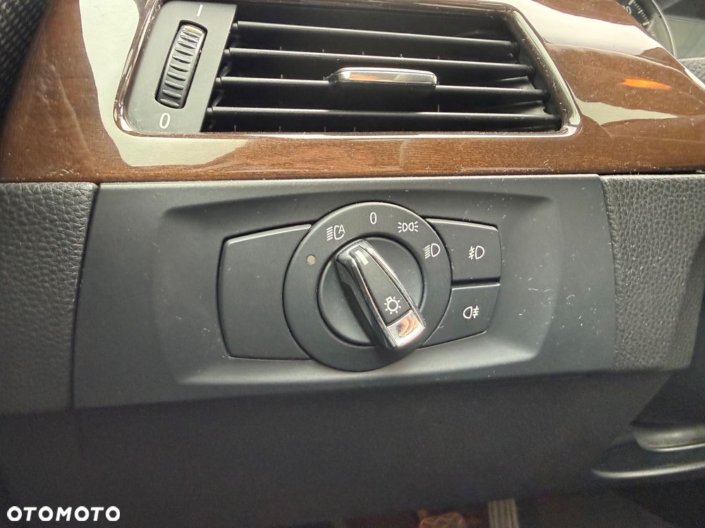 BMW Seria 3 318i - 13