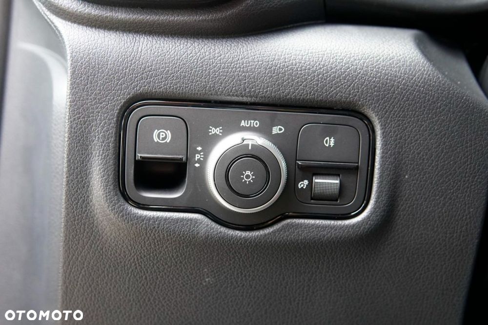 Mercedes-Benz Vito - 24