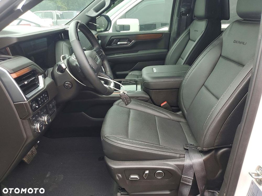 GMC Yukon - 8