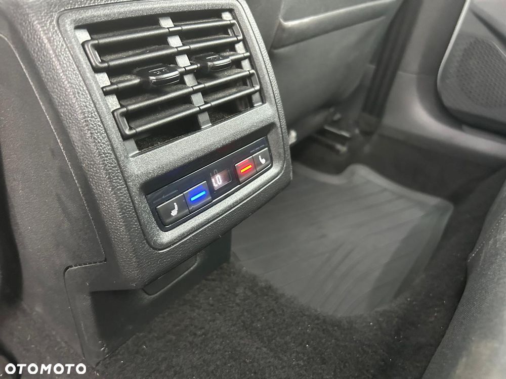 Volkswagen Golf 1.5 TSI ACT OPF DSG Comfortline - 23