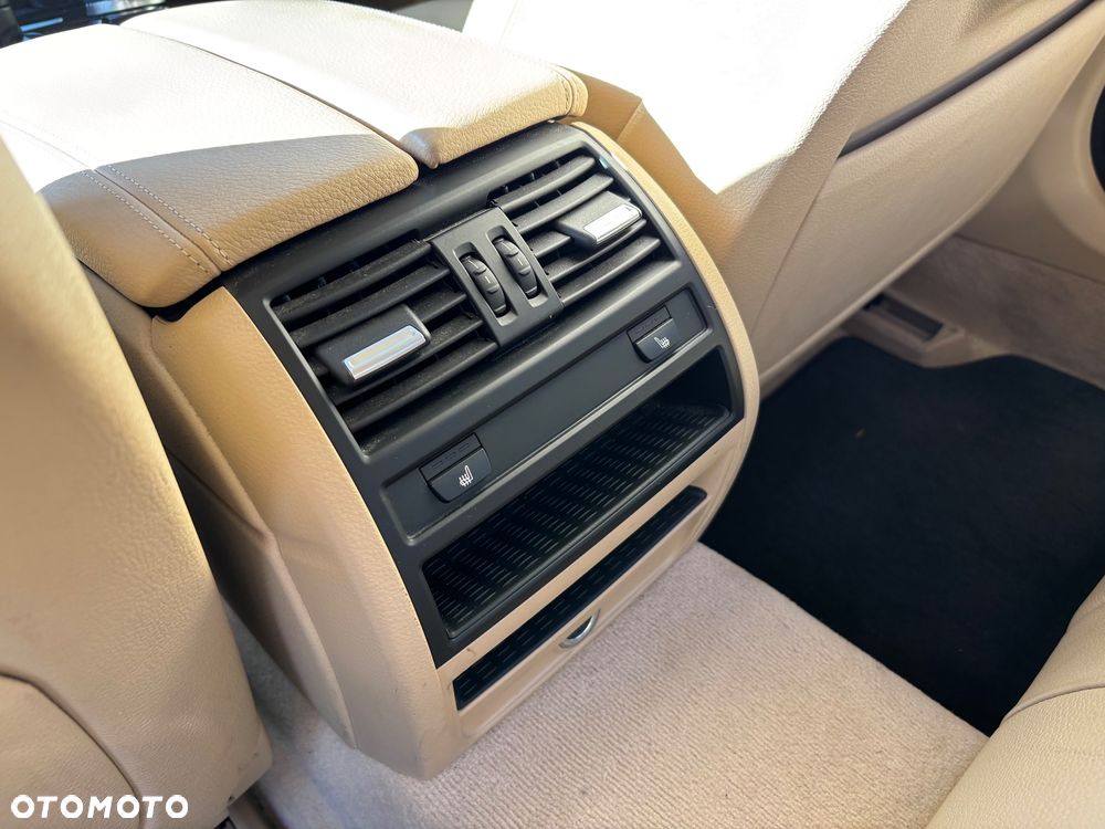 BMW Seria 5 535i xDrive Sport-Aut Luxury Line - 16