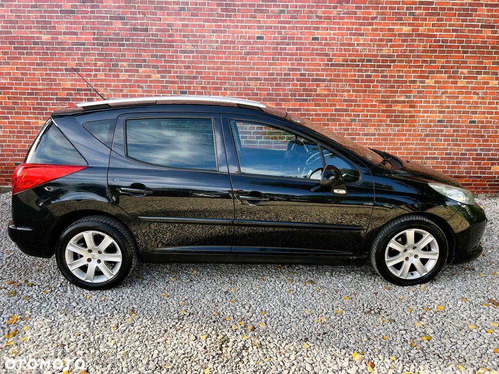 Peugeot 207 - 35