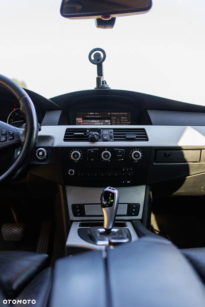 BMW Seria 5 530d xDrive - 29