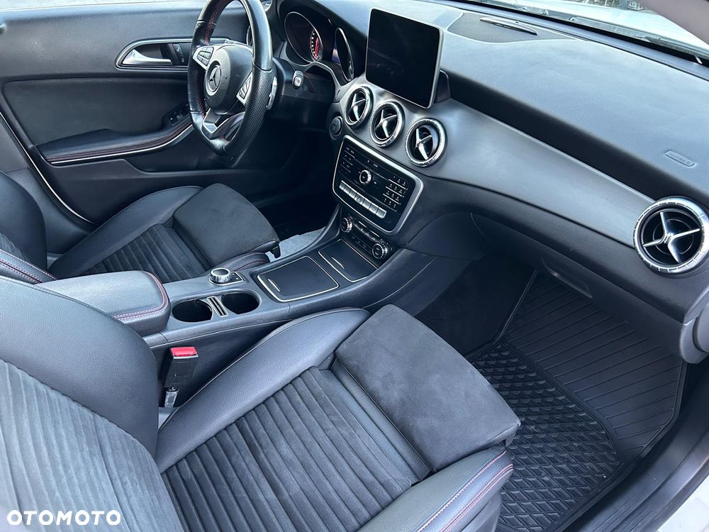 Mercedes-Benz CLA 180 7G-DCT AMG Line - 8