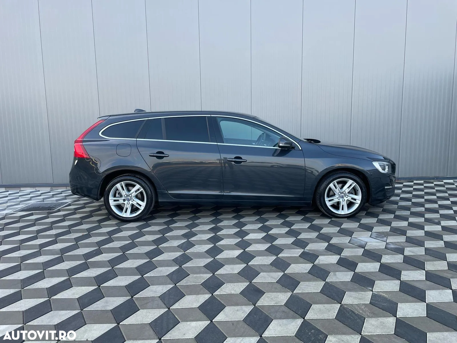 Volvo V60 D3 Geartronic Momentum Pro - 12
