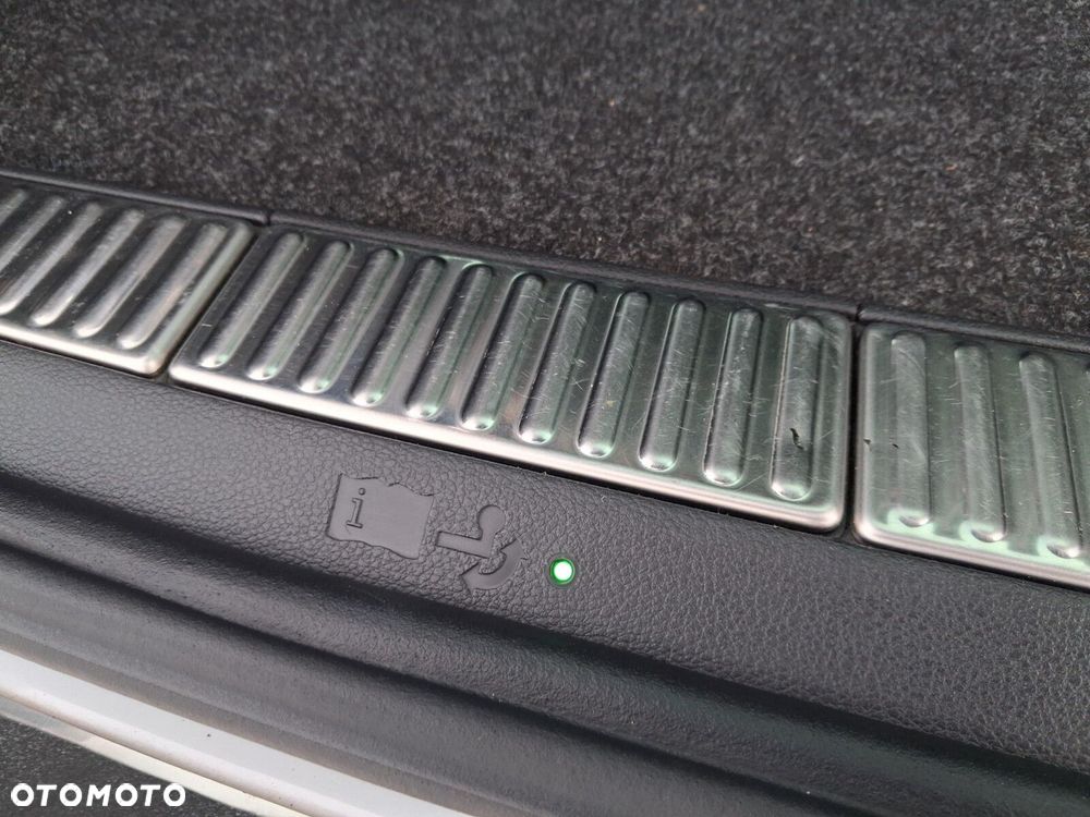 Skoda Superb 2.0 TDI SCR Style DSG - 21