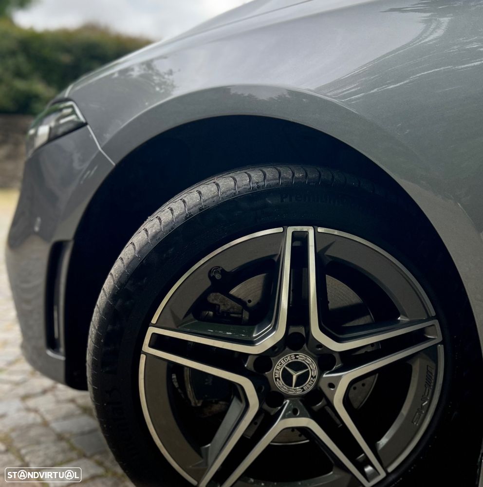 Mercedes-Benz A 250 e 8G-DCT AMG Line - 26