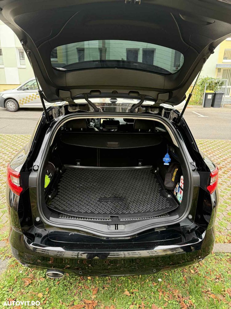 Renault Megane ENERGY dCi 130 BOSE EDITION - 17