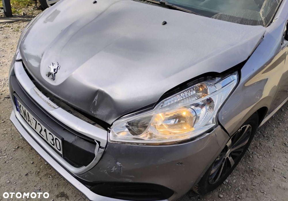Peugeot 208 - 25
