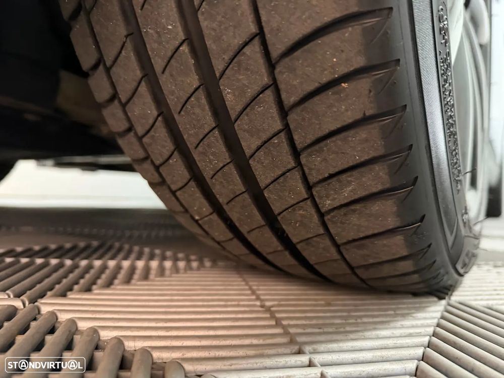 MINI 3 Portas One - 23