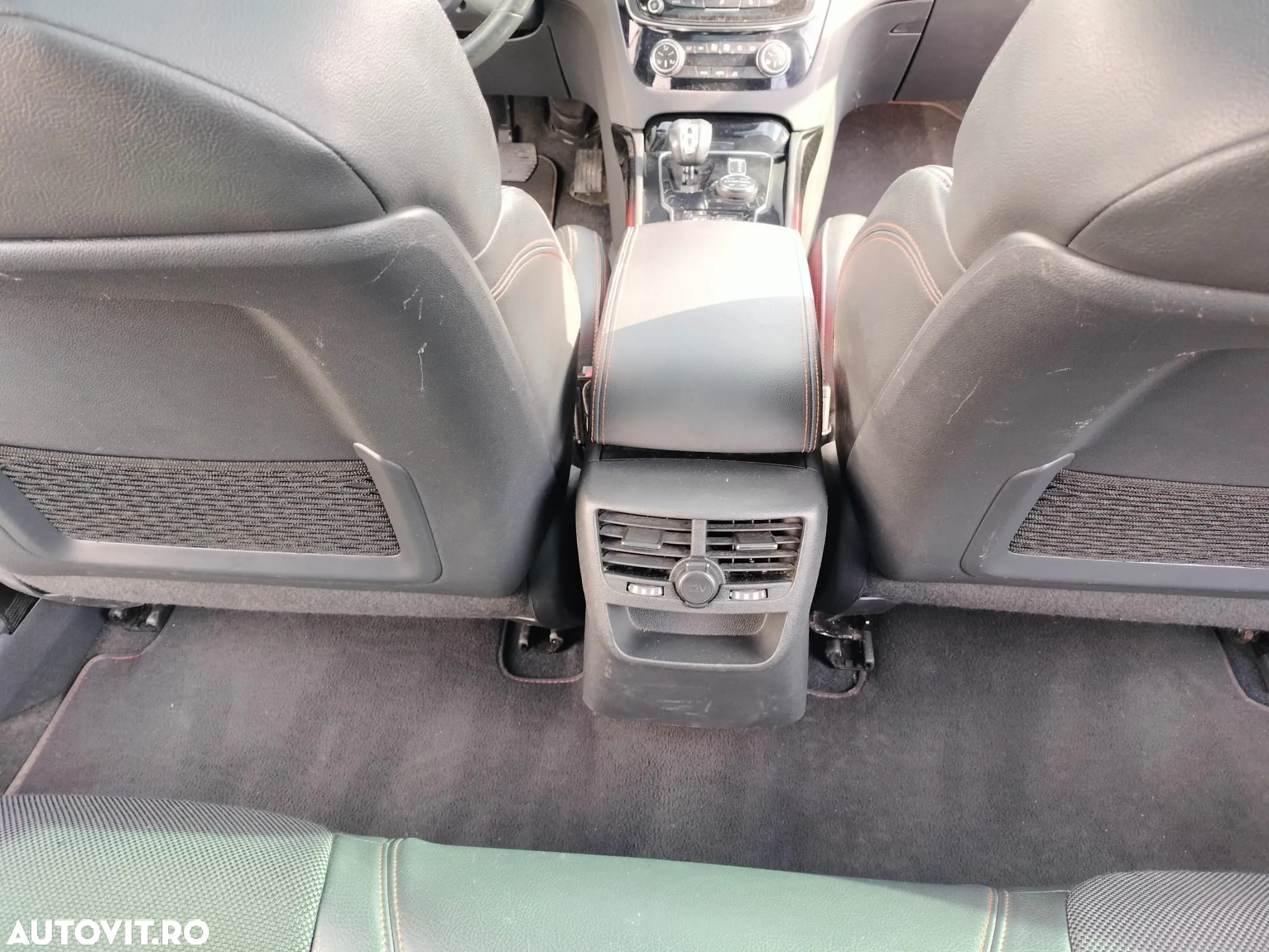 Peugeot 508 RXH Hybrid4 - 8