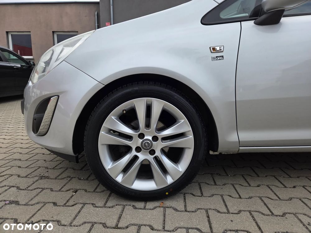 Opel Corsa 1.4 16V Edition 150 - 9