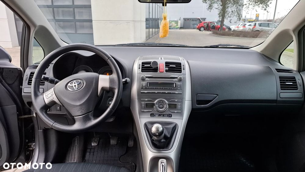 Toyota Auris 1.4 VVT-i - 9