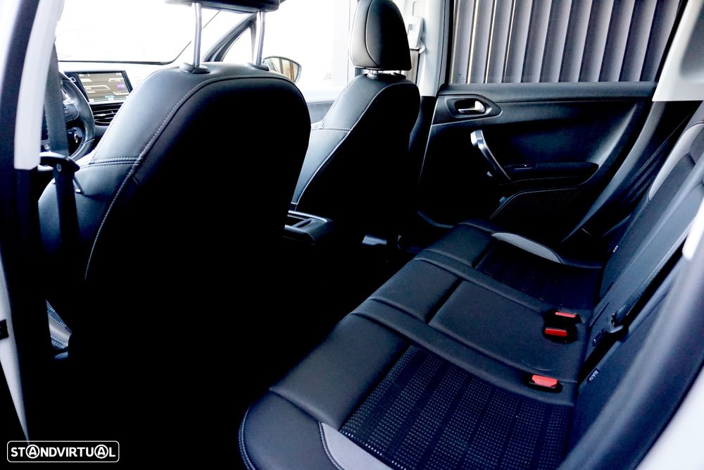 Peugeot 2008 82 VTI Allure - 14