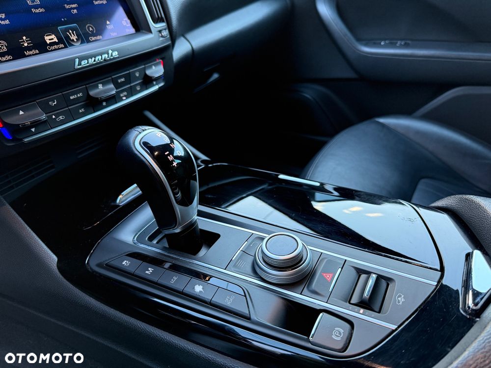 Maserati Levante Q4 - 10
