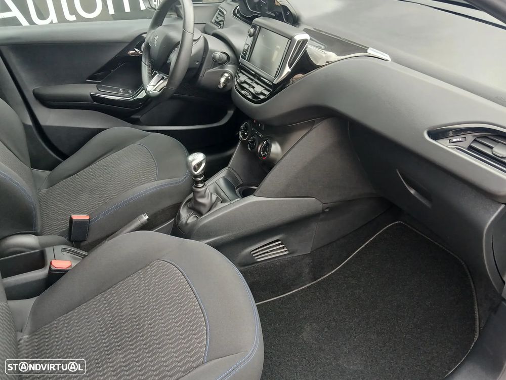 Peugeot 208 1.5 BlueHDi Signature - 16