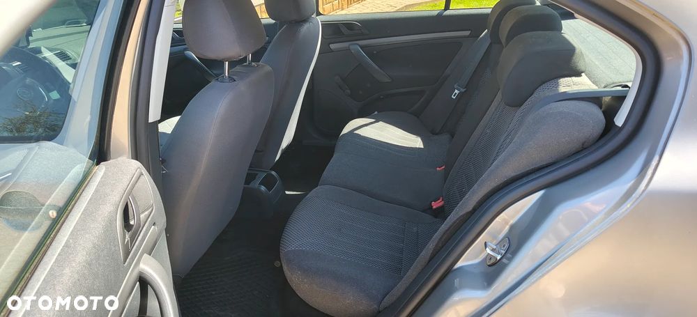 Skoda Octavia 1.6 Mint - 9